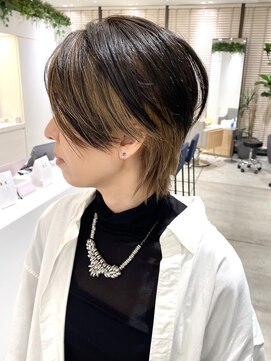 ステア ケース(stair case) 大人ショート/ショートボブ/白髪ぼかしハイライト/銀座/武蔵小杉