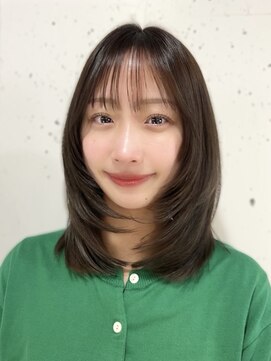 チェルシー 梅田(CHELSEA) ミディアムレイヤー/ハッシュカット/大阪/神戸