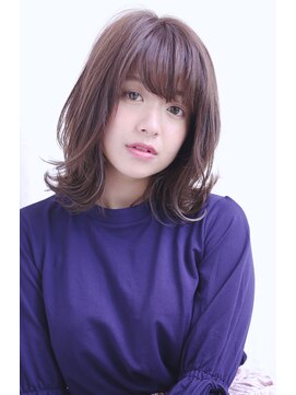 フロール(florun) 鎖骨ラインの外ハネワンカールのロブ