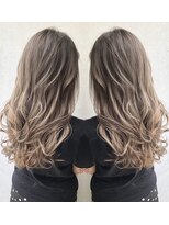 トルネード(TORNADO)&nbsp;外国人風バレイヤージュ　ミルクティーグレージュ☆