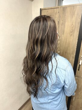 ヴィフ 大船(VIF) ハイライトカラー/ケアブリーチふんわりカール/ナチュラルカール