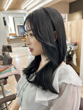 ユナイテッドビューティー 金沢(UNITED BEAUTY) 韓国レイヤーカット、ブルーブラック