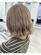 ベレーザ 渋谷(BELEZA) 5648ミルクティーアッシュハイトーンカラー切りっぱなしボブ