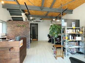 ヘアーガレージ(hair Garage)の写真/貸切プライベートサロン◇お子様の隣で施術が受けられる！お手入れや朝のセットが楽になるスタイルをご提案