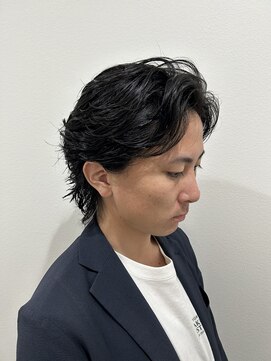 ヒュイル バイ ニアウ(Hwyl by Niau) ニュアンスパーマオールバック刈り上げツーブロなしショート