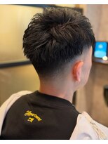 キタセンジュバーバー バイ ティーズ(KITASENJU BARBER by T's) ツーブロックxフェードスタイル