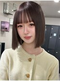 12993黒髪アッシュフェザーショート切りっぱなしボブグレージュ