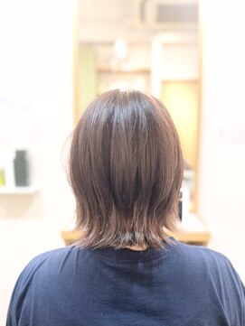 ヘアー グリーン(hair green) ナチュラルな外ハネショートボブ