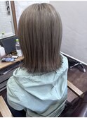 ダブルカラーデザイングレージュ_切りっぱなしボブ外ハネ_382