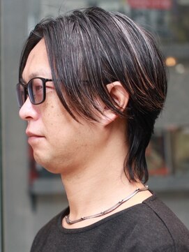 ハイライトカラー ウルフカット ミディアム センターパート 30代