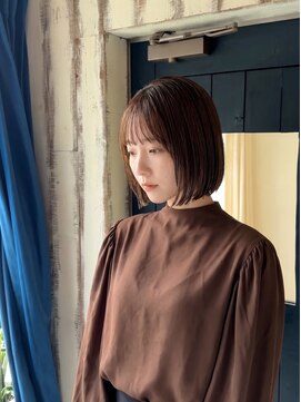 ニーゼロゼロナナ(2007) 【骨格補正】丸みショート×小顔カット