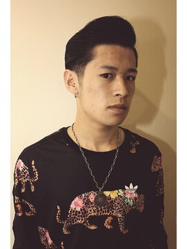 ゴーゴーヘアー(GOGO HAIR) ローフェード×サイドパートのポマードスタイル