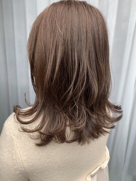 アフロート ショウナン(AFLOAT SHONAN) 外ハネミディアムスタイル