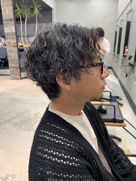 ネオン(NEON) ミディアムパーマ