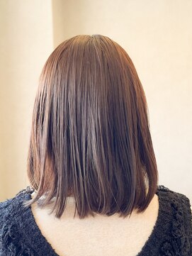 エホン(ehon) トゥルンとしたツヤ髪セミボブで春のお出かけはいかが?