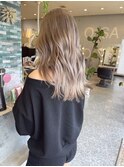 ホワイトグレージュ