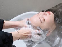 【仕上げ処理】補給した栄養と色をしっかり閉じ込め、効果を長持ちさせる大切なステップ。