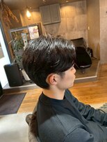 トニコ(toniko)&nbsp;センターパート×刈り上げ×ビジネスヘア