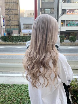 ワン(ONE) ホワイトシルバー