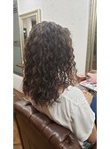 個性爆発！ツイストスパイラルパーマ