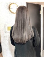 プラチナグレージュ