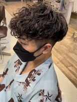 フィフスワン(fifth one) 波巻きパーマメンズパーマメンズヘアツーブロックツイストパーマ