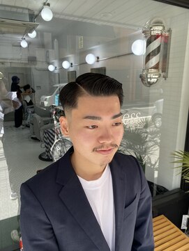 ウェルネス(Wellness) サイドパート　スキンフェード