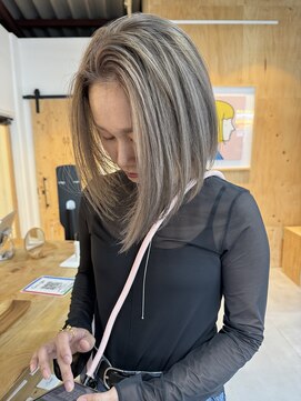 イロ(ilo created by grace) ボブ/ワンレンボブ/ブリーチカラー/アッシュベージュ