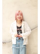 塚本千鶴・顔まわりの繊細なカットとこだわりのカラーで寄り添うオーダーメイドヘアに