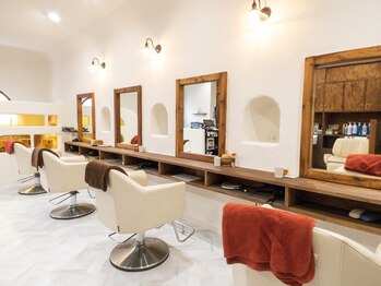 ヘアーサロン パッシュ(Hair Salon Pash)の写真/カラーは136色のチャートでバリエーション豊富☆あなたに似合った髪色を幅広く提案してくれるのが嬉しい♪