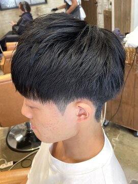 ツーブロック刈り上げマッシュ