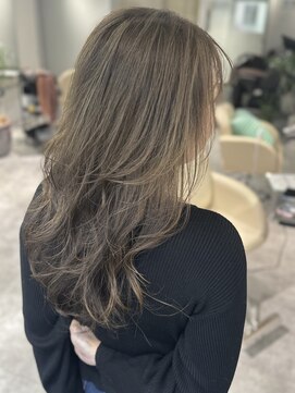 海外レイヤー髪質改善透明感カラーハイライトブリーチ30代