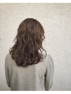 ワエン(WAEN) カーキグレージュボブ