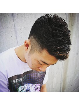 アールモンドヘア新世界 メンズWAVEスタイル