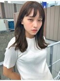 鎖骨ではねる似合わせカットブルージュミディ