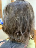 ハイライトにクールなグレージュカラーで大人の魅力を★