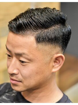 ヘアアイラッシュ リベット(hair eyelash RIVET) サイドパート×フェード