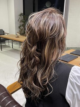 アフューズバイストゥー(Vfuse by StueW) ハイライト×ロングレイヤー[倉敷][岡山]