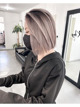 キング 枚方店(K!ng) 【枚方、高槻】ホワイトバレイヤージュ