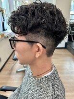 ウェイビーエフティフィフス 横浜西口(WAVEY ft.fifth)&nbsp;波巻きスパイラルパーマメンズマッシュツーブロックメンズパーマ