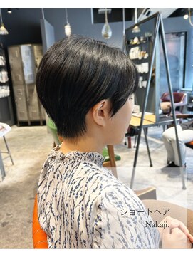 エミュー(emue) 20代30代40代人気大人美人艶感シースルーバング京都ショートヘア