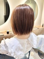 ヒビヲ(HIBIO) ワンカラーベージュブリーチなしダブルカラー切っぱなしボブ横浜