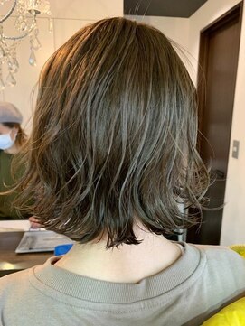 ヘア ケア ディエイチケー(HAIR CARE DHK) ブルーグレージュ×外ハネ