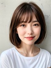 マニッシュ(Mannish) 大人可愛いグレージュカラーワンカール顔まわりレイヤー小顔ボブ