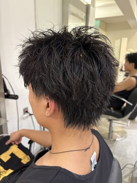 オーシャントーキョー ホワイト 原宿(OCEAN TOKYO WHITE) 黒髪ニュアンスパーマフェザーショート