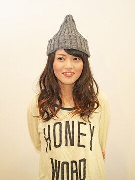 マッシヴ ヘア(Massive Hair) ふわふわロングwithニット帽