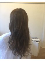 カタチヘアー(HAIR) 。。。。。。秋。。。やさしい。。。ロングのカタチ。。。