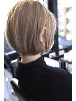 シャロン(SHARON)&nbsp;【SHARON原宿】ブリーチありアッシュベージュ× ショーボブ