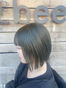 ビー(bee) オリーブグレージュボブ