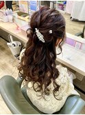 『動きありあり絶妙可愛い耳見えハーフアップ』人気ヘア!